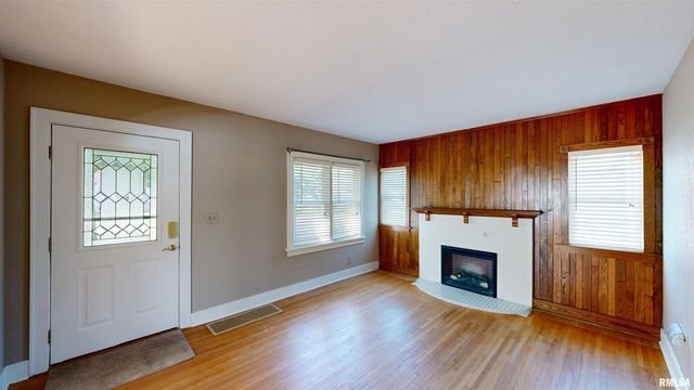549 ROOSEVELT Street, Creve Coeur, IL 61610