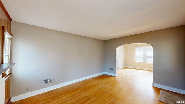 549 ROOSEVELT Street, Creve Coeur, IL 61610