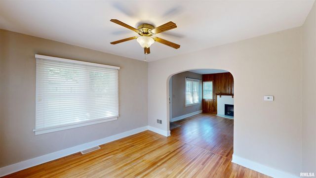 549 ROOSEVELT Street, Creve Coeur, IL 61610