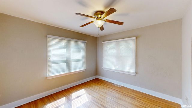 549 ROOSEVELT Street, Creve Coeur, IL 61610