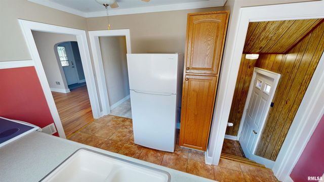 549 ROOSEVELT Street, Creve Coeur, IL 61610
