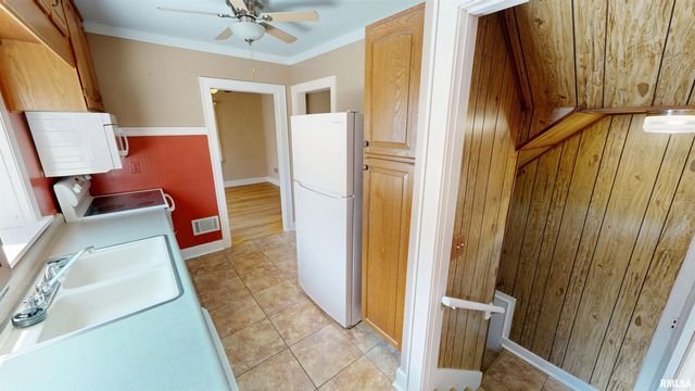 549 ROOSEVELT Street, Creve Coeur, IL 61610