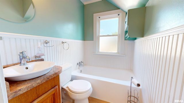 549 ROOSEVELT Street, Creve Coeur, IL 61610
