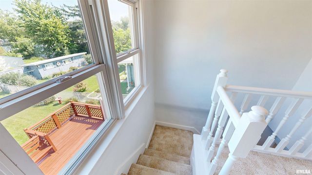 549 ROOSEVELT Street, Creve Coeur, IL 61610