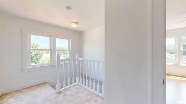 549 ROOSEVELT Street, Creve Coeur, IL 61610