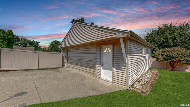 549 ROOSEVELT Street, Creve Coeur, IL 61610