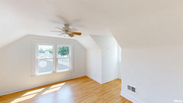 549 ROOSEVELT Street, Creve Coeur, IL 61610