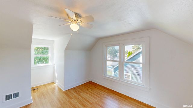549 ROOSEVELT Street, Creve Coeur, IL 61610