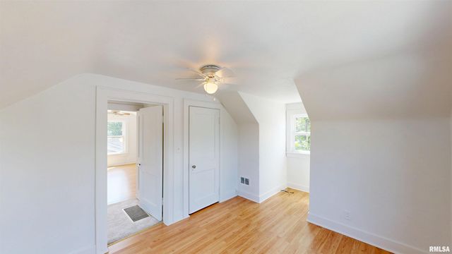 549 ROOSEVELT Street, Creve Coeur, IL 61610