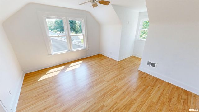 549 ROOSEVELT Street, Creve Coeur, IL 61610