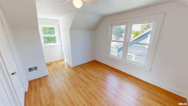 549 ROOSEVELT Street, Creve Coeur, IL 61610
