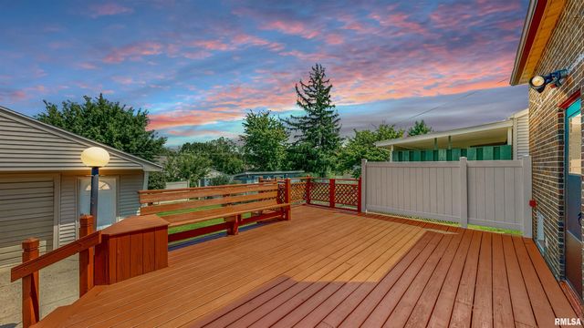 549 ROOSEVELT Street, Creve Coeur, IL 61610