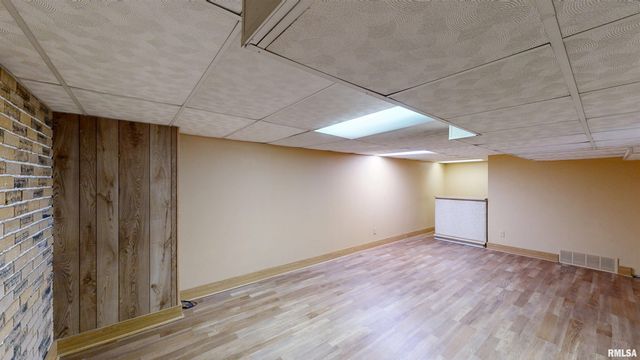 549 ROOSEVELT Street, Creve Coeur, IL 61610