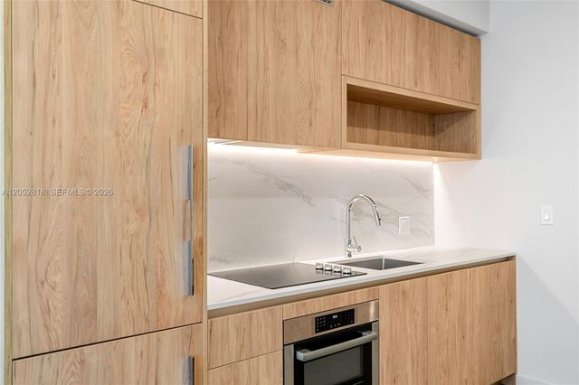 11 NE 6th Street 2204, Miami, FL 33132