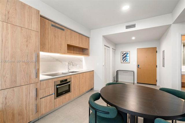 11 NE 6th Street 2204, Miami, FL 33132