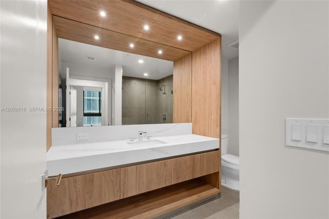 11 NE 6th Street 2204, Miami, FL 33132