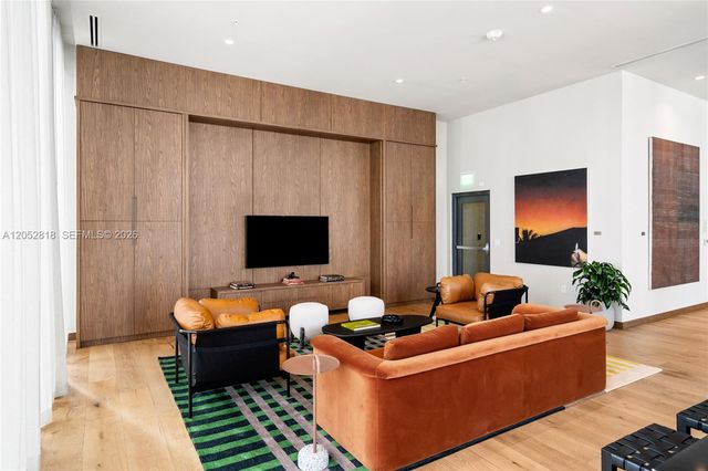 11 NE 6th Street 2204, Miami, FL 33132