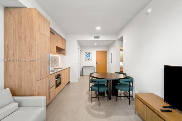 11 NE 6th Street 2204, Miami, FL 33132