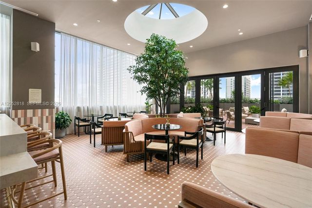 11 NE 6th Street 2204, Miami, FL 33132
