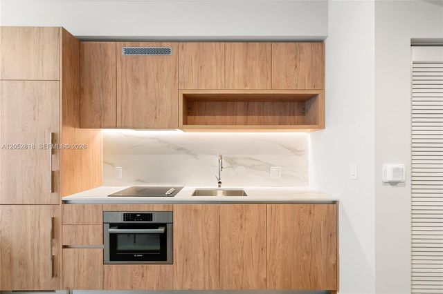 11 NE 6th Street 2204, Miami, FL 33132