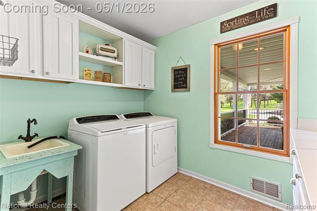 3983 Wing Drive, Pinckney, MI 48169