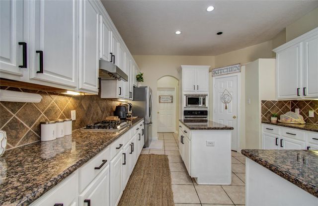 2104 Windy Shores Drive, Pearland, TX 77584