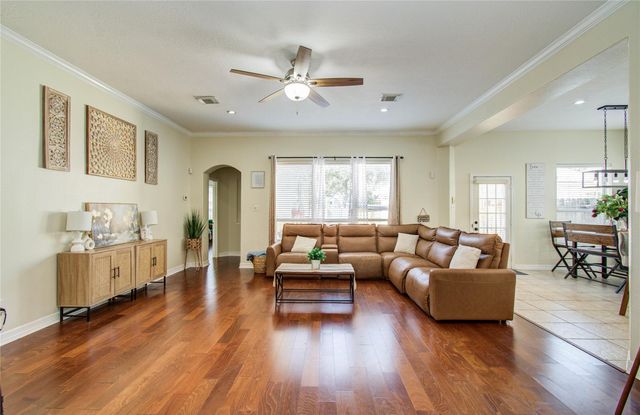 2104 Windy Shores Drive, Pearland, TX 77584