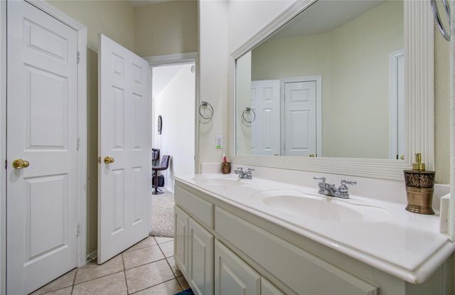 2104 Windy Shores Drive, Pearland, TX 77584