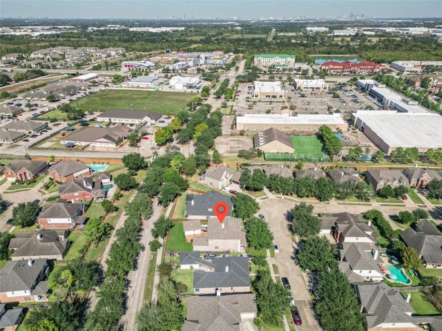 2104 Windy Shores Drive, Pearland, TX 77584