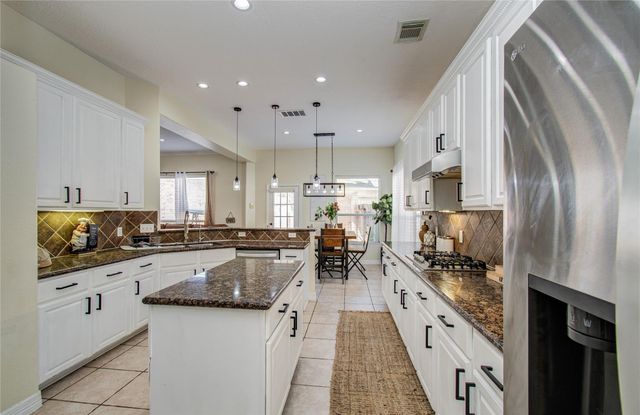 2104 Windy Shores Drive, Pearland, TX 77584