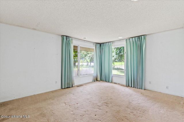 9603 N STRAHORN RD, Hayden Lake, ID 83835