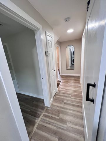 23 Stowe Ct, Hudson, MA 01749