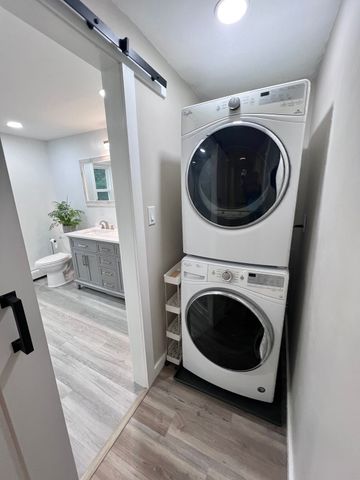 23 Stowe Ct, Hudson, MA 01749