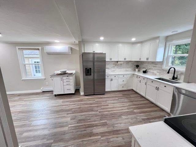 23 Stowe Ct, Hudson, MA 01749