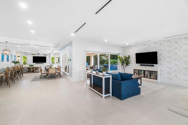 917 SW 36th Court, Boynton Beach, FL 33435