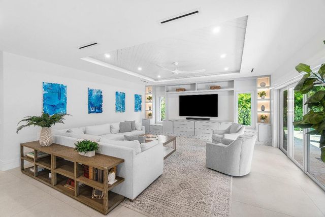 917 SW 36th Court, Boynton Beach, FL 33435