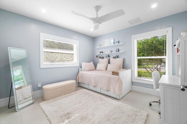 917 SW 36th Court, Boynton Beach, FL 33435