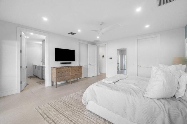 917 SW 36th Court, Boynton Beach, FL 33435