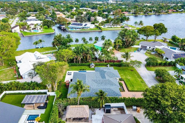 917 SW 36th Court, Boynton Beach, FL 33435