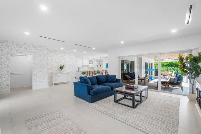 917 SW 36th Court, Boynton Beach, FL 33435