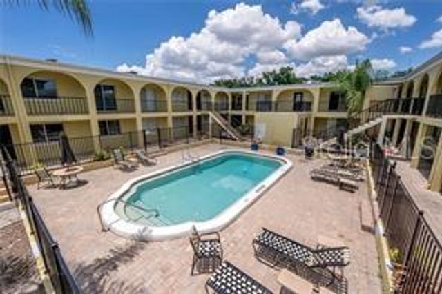 3206 W AZEELE STREET 220, Tampa, FL 33609