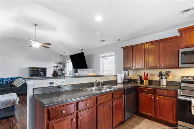 2041 Gray Goose Loop, Fayetteville, NC 28306