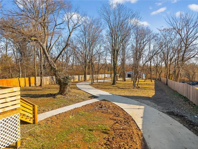 2455 S 18th Street, Kansas City, KS 66106