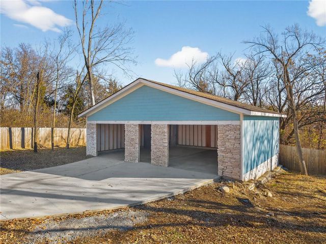 2455 S 18th Street, Kansas City, KS 66106