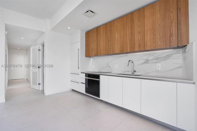 1400 Biscayne Blvd 2507, Miami, FL 33132