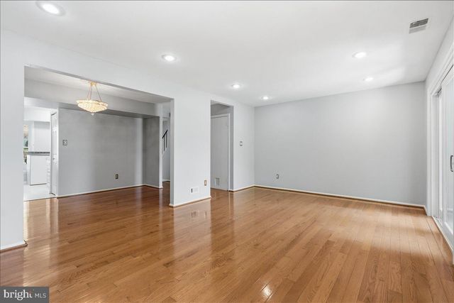 6326 FENESTRA CT, Burke, VA 22015