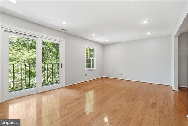 6326 FENESTRA CT, Burke, VA 22015