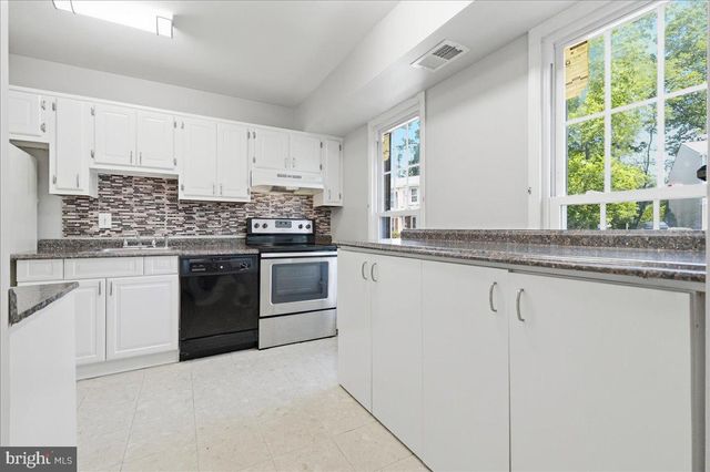 6326 FENESTRA CT, Burke, VA 22015