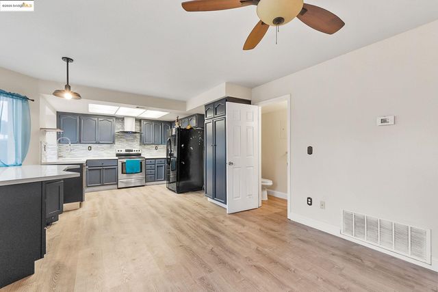 1974 Paradise Valley Ct, Tracy, CA 95376