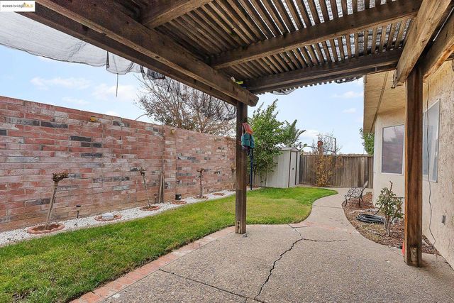 1974 Paradise Valley Ct, Tracy, CA 95376